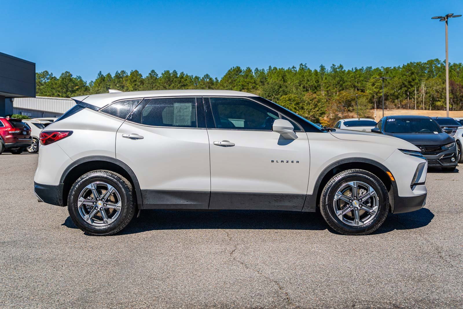 Used 2023 Chevrolet Blazer LT image 6