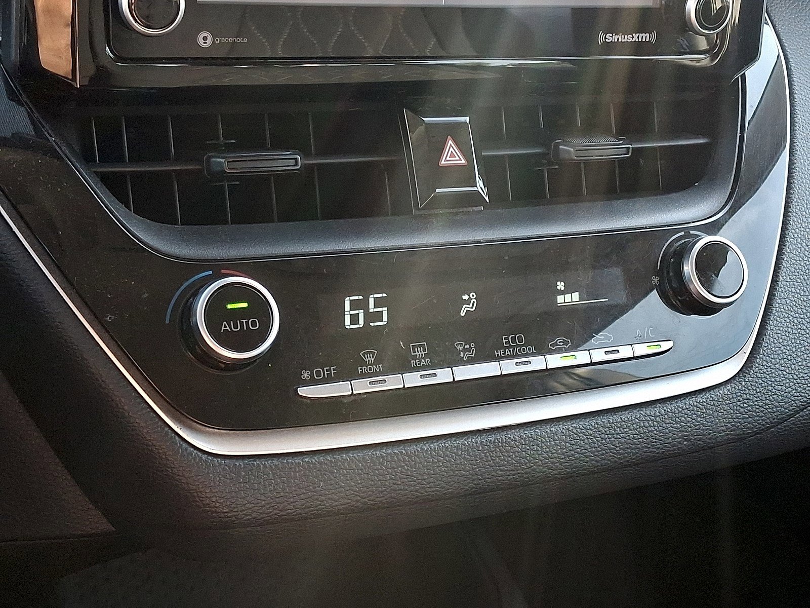 Used 2022 Toyota Corolla LE FWD image 14