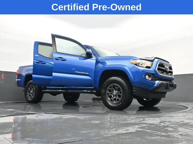 Used 2017 Toyota Tacoma SR5 w/ Exterior Package AWD/4WD image 30
