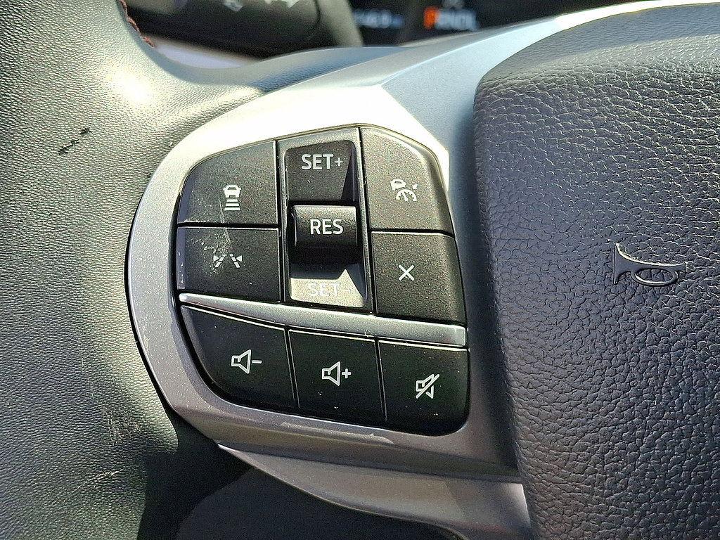 Certified 2025 Ford Explorer Active AWD/4WD image 23