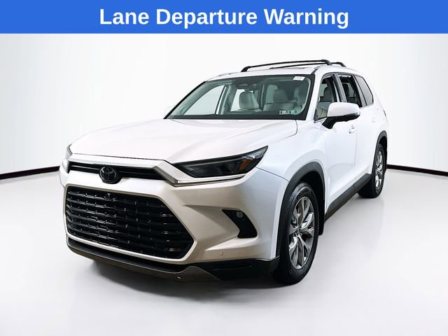 Used 2025 Toyota Grand Highlander AWD image 4