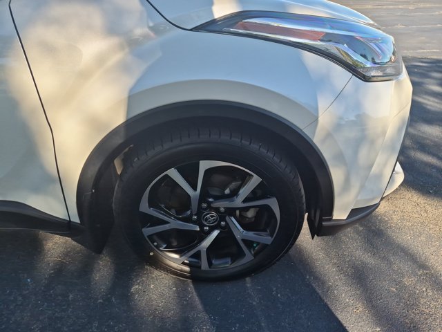 Used 2020 Toyota C-HR XLE FWD image 11