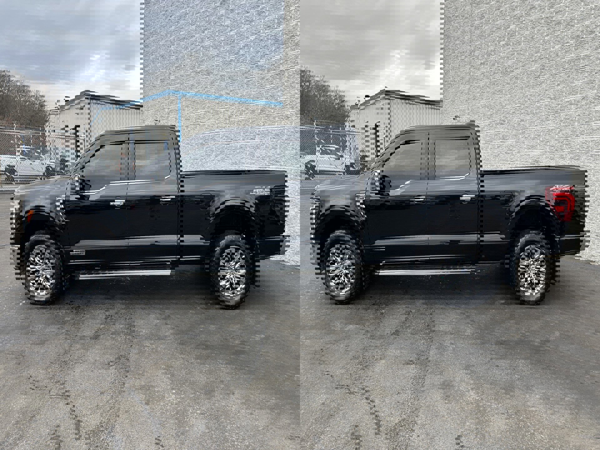 Certified 2025 Ford F150 Lariat w/ Equipment Group 501A Mid image 3