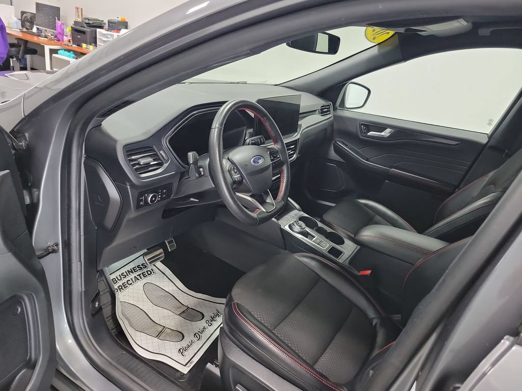 Certified 2023 Ford Escape ST-Line Elite AWD/4WD image 33