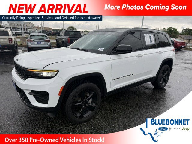 Used 2023 Jeep Grand Cherokee Altitude image 1