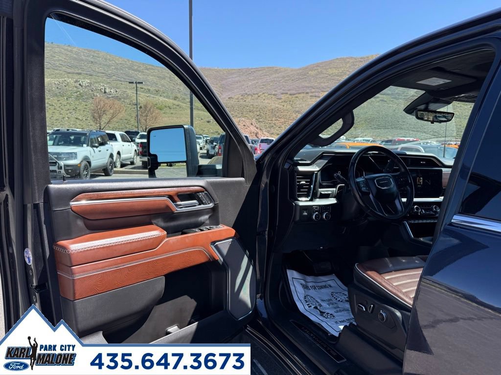 Used 2024 GMC Sierra 3500 Denali Ultimate AWD/4WD image 12