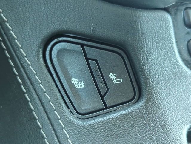 Used 2020 Chevrolet Suburban LT RWD image 28