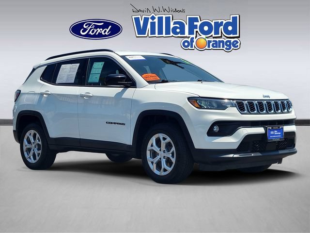 Used 2024 Jeep Compass Latitude AWD/4WD image 1