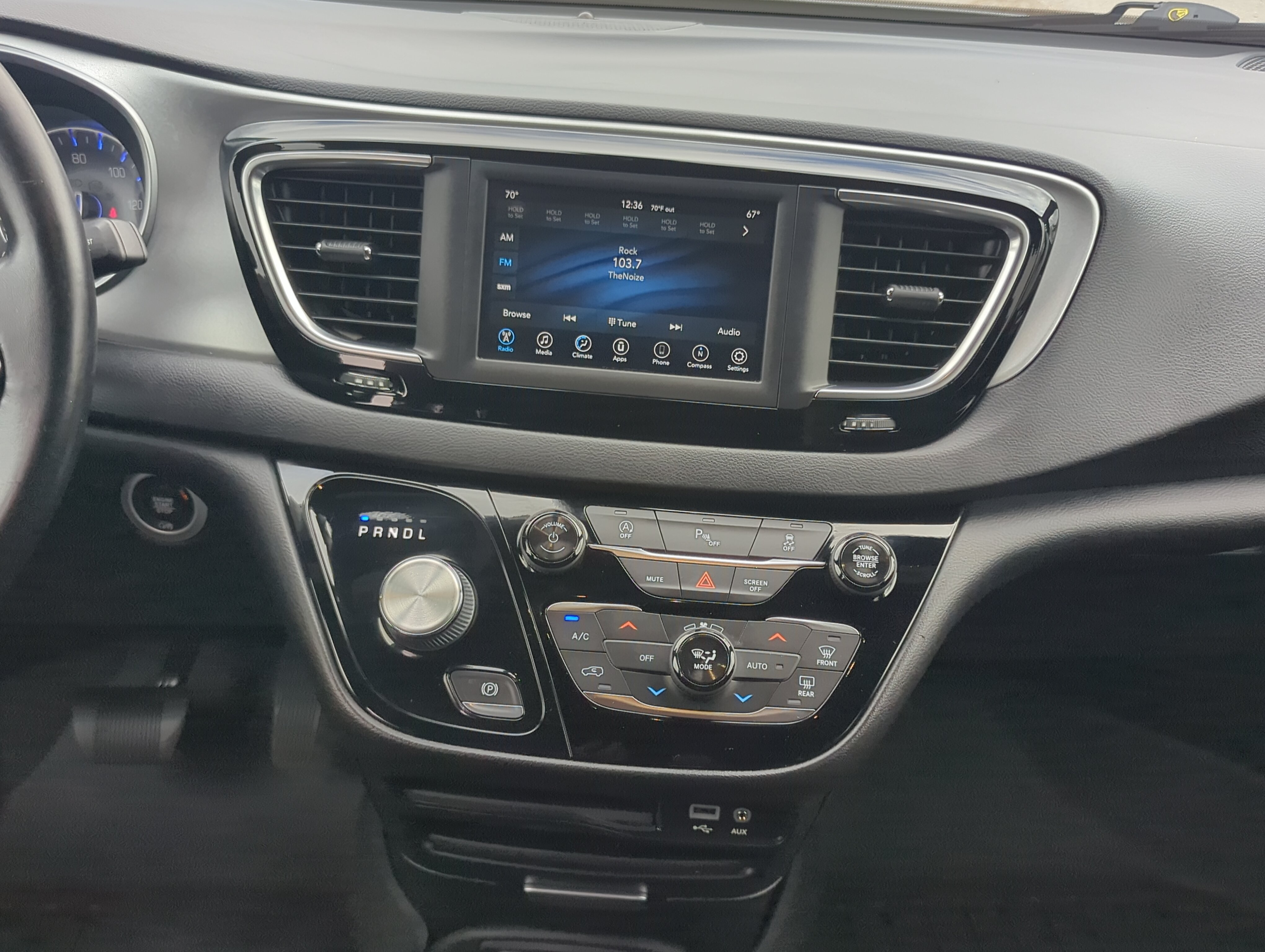 Used 2019 Chrysler Pacifica Touring Plus w/ S Appearance Package FWD image 16