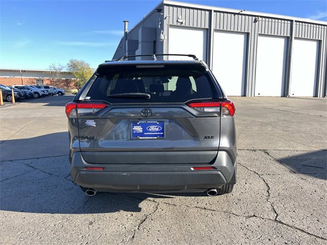 Used 2023 Toyota RAV4 XLE Premium image 4