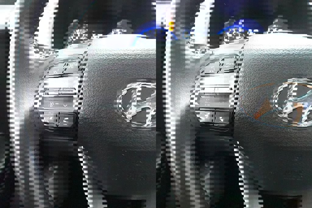 Used 2020 Hyundai Kona Ultimate w/ Cargo Package AWD/4WD image 13