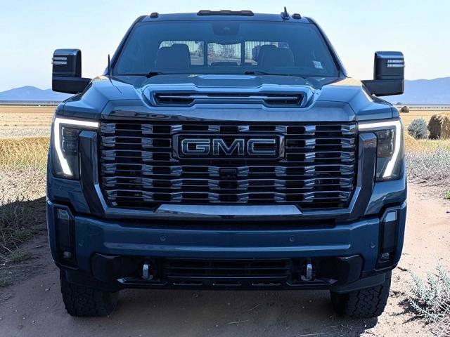 Used 2024 GMC Sierra 3500 Denali Ultimate AWD/4WD image 9