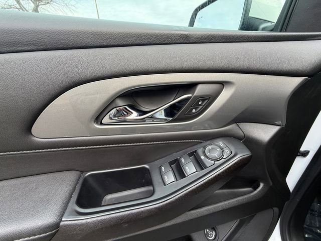 Used 2023 Chevrolet Traverse LT image 11