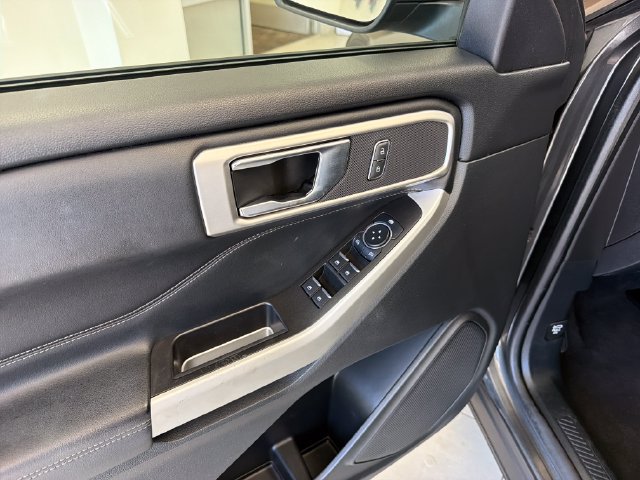 Certified 2020 Ford Explorer XLT w/ Equipment Group 202A AWD/4WD image 13