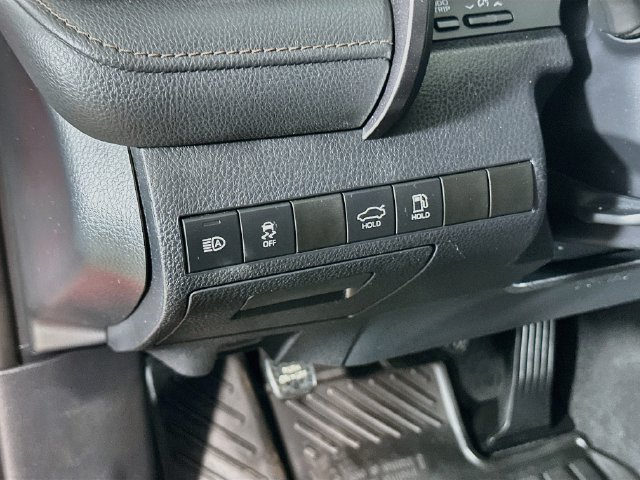 Used 2020 Toyota Camry LE FWD image 22