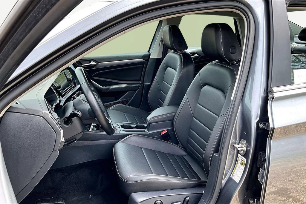 Used 2024 Volkswagen Jetta SE FWD image 25