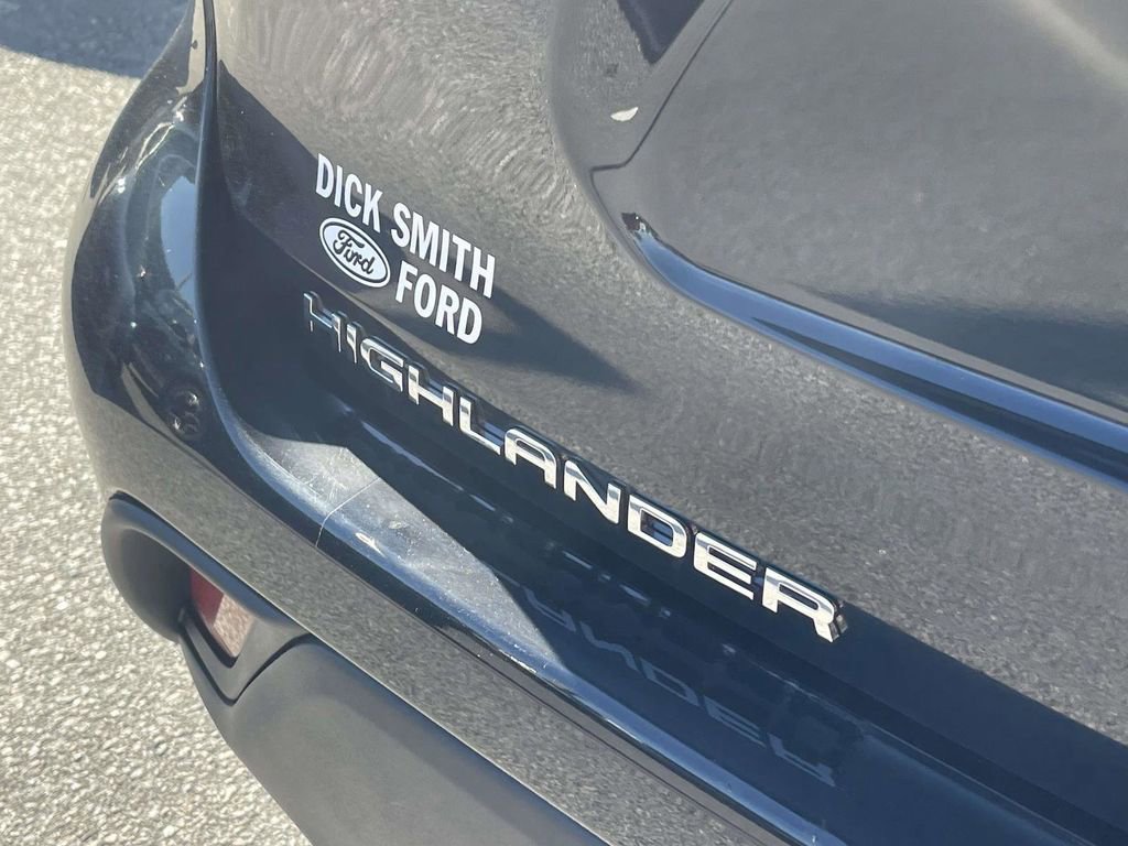 Used 2023 Toyota Highlander XLE image 9