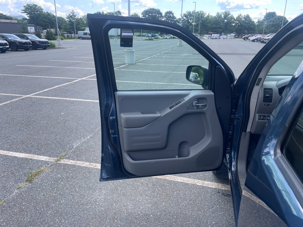 Used 2021 Nissan Frontier SV AWD/4WD image 17