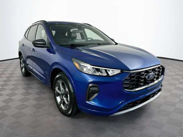 Certified 2023 Ford Escape ST-Line w/ Tech Pack #1 AWD/4WD image 4