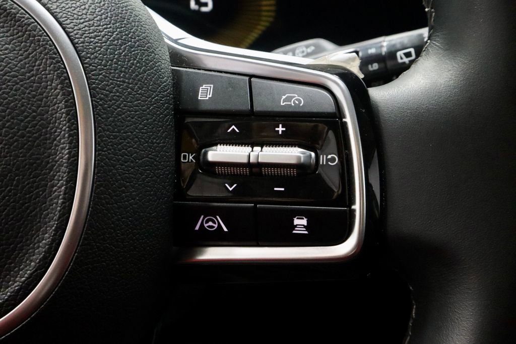 Used 2025 Kia Sorento S AWD/4WD image 30