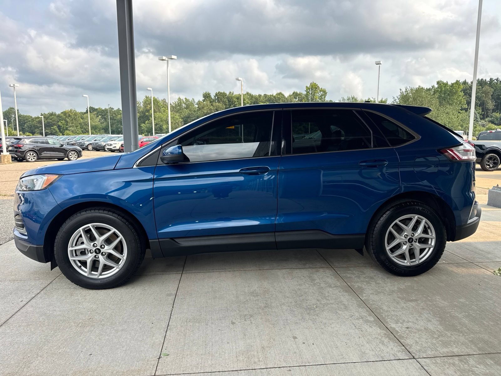 Certified 2024 Ford Edge SEL w/ Convenience Package AWD/4WD image 4