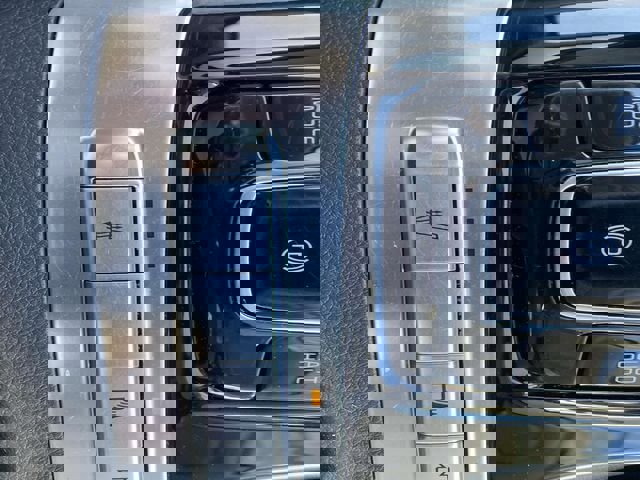 Used 2024 Kia Carnival EX image 30