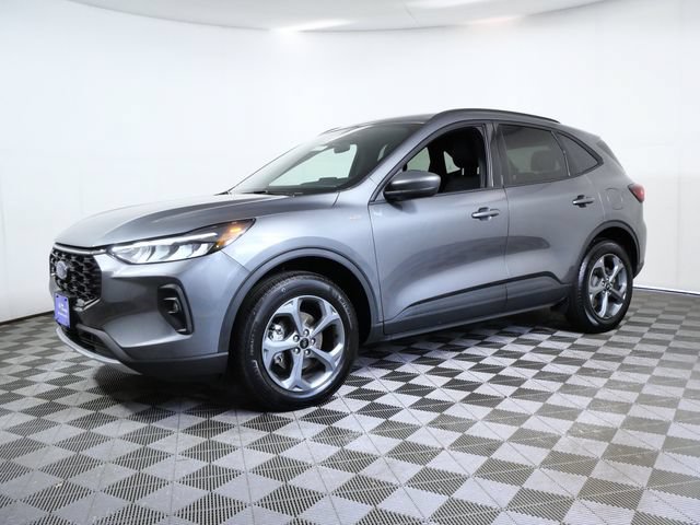 Certified 2025 Ford Escape ST-Line Select AWD/4WD image 3