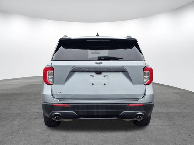 Certified 2022 Ford Explorer XLT w/ Equipment Group 202A RWD image 5
