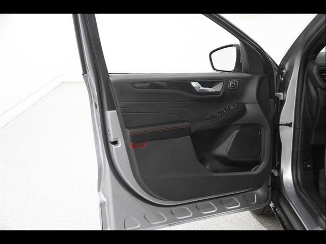 Certified 2023 Ford Escape ST-Line Elite w/ Premium Technology Package AWD/4WD image 4
