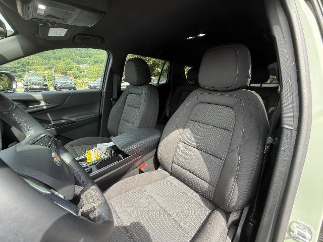 Used 2026 Chevrolet Equinox LT FWD image 8