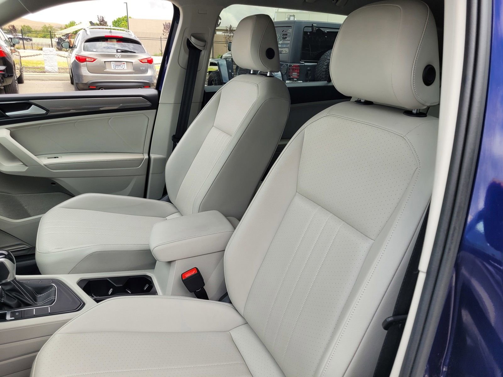 Used 2022 Volkswagen Tiguan SE FWD image 22