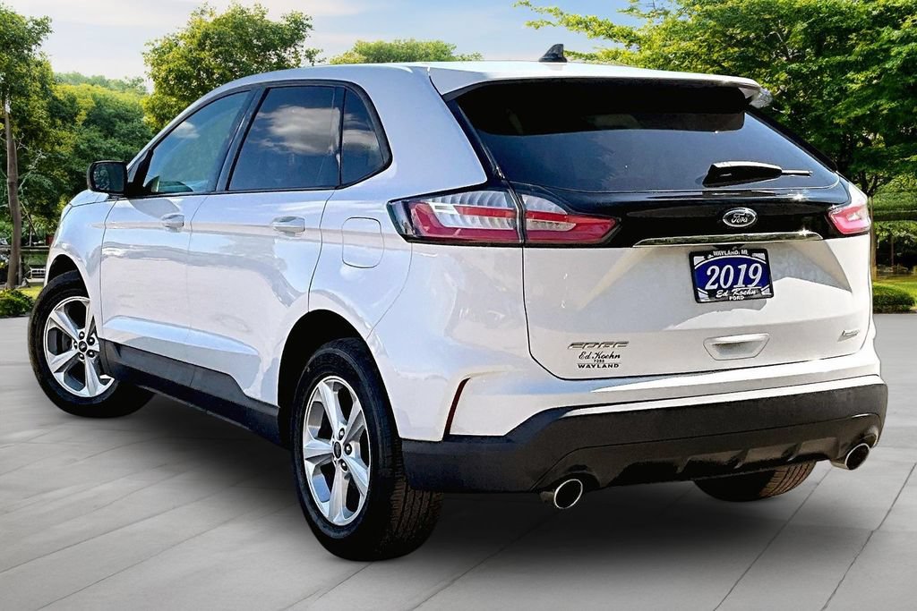 Certified 2019 Ford Edge SE FWD image 2