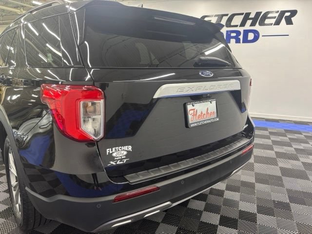 Certified 2023 Ford Explorer XLT w/ Equipment Group 202A AWD/4WD image 8