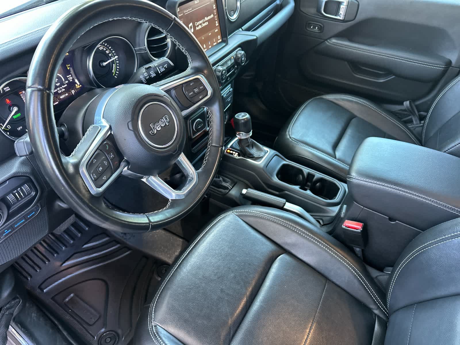 Used 2022 Jeep Wrangler Unlimited Sahara AWD/4WD image 11