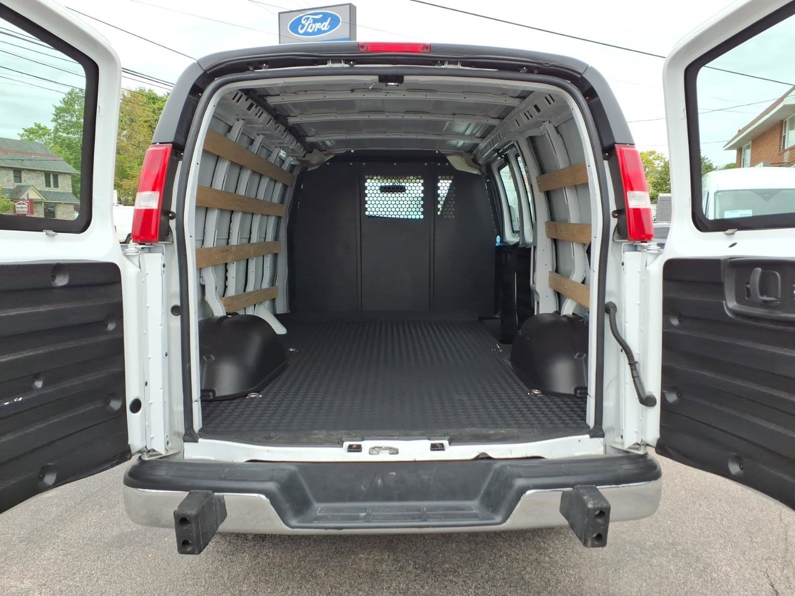 Used 2024 Chevrolet Express 2500 w/ Driver Convenience Package RWD image 17