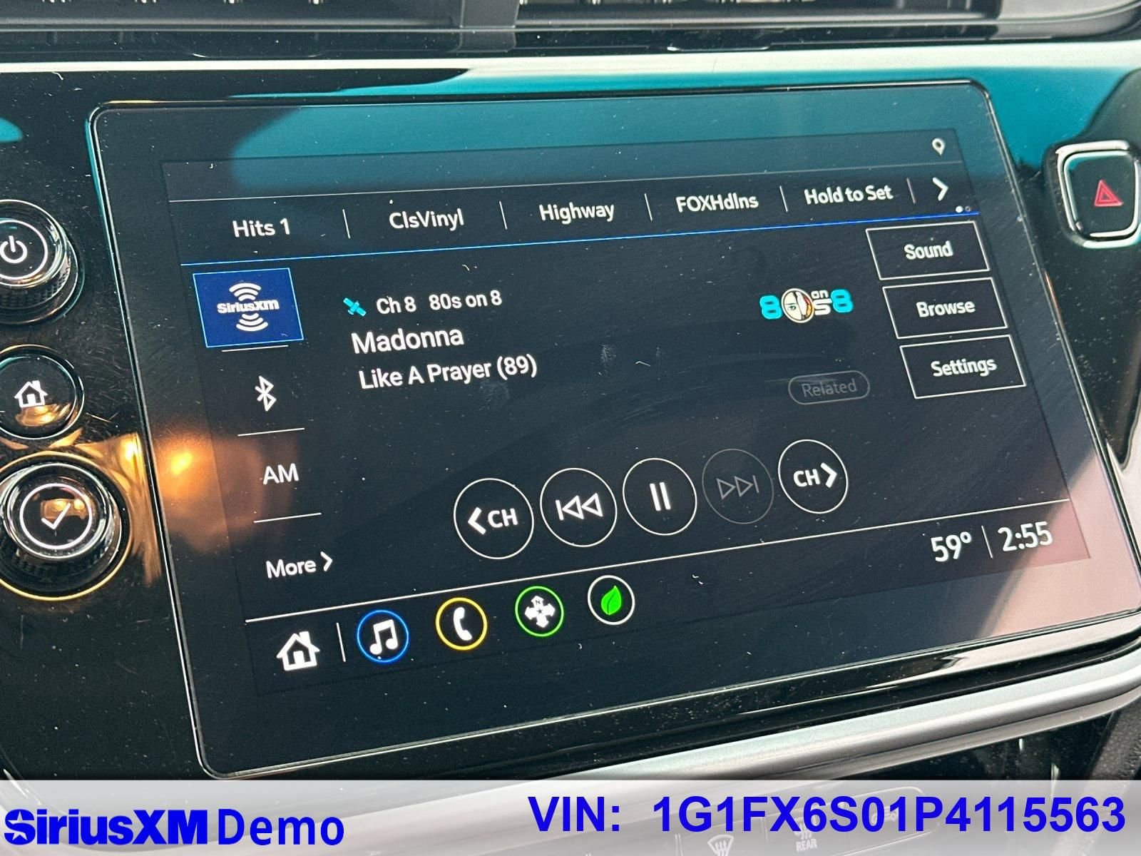 Used 2023 Chevrolet Bolt LT w/ Infotainment Package image 27