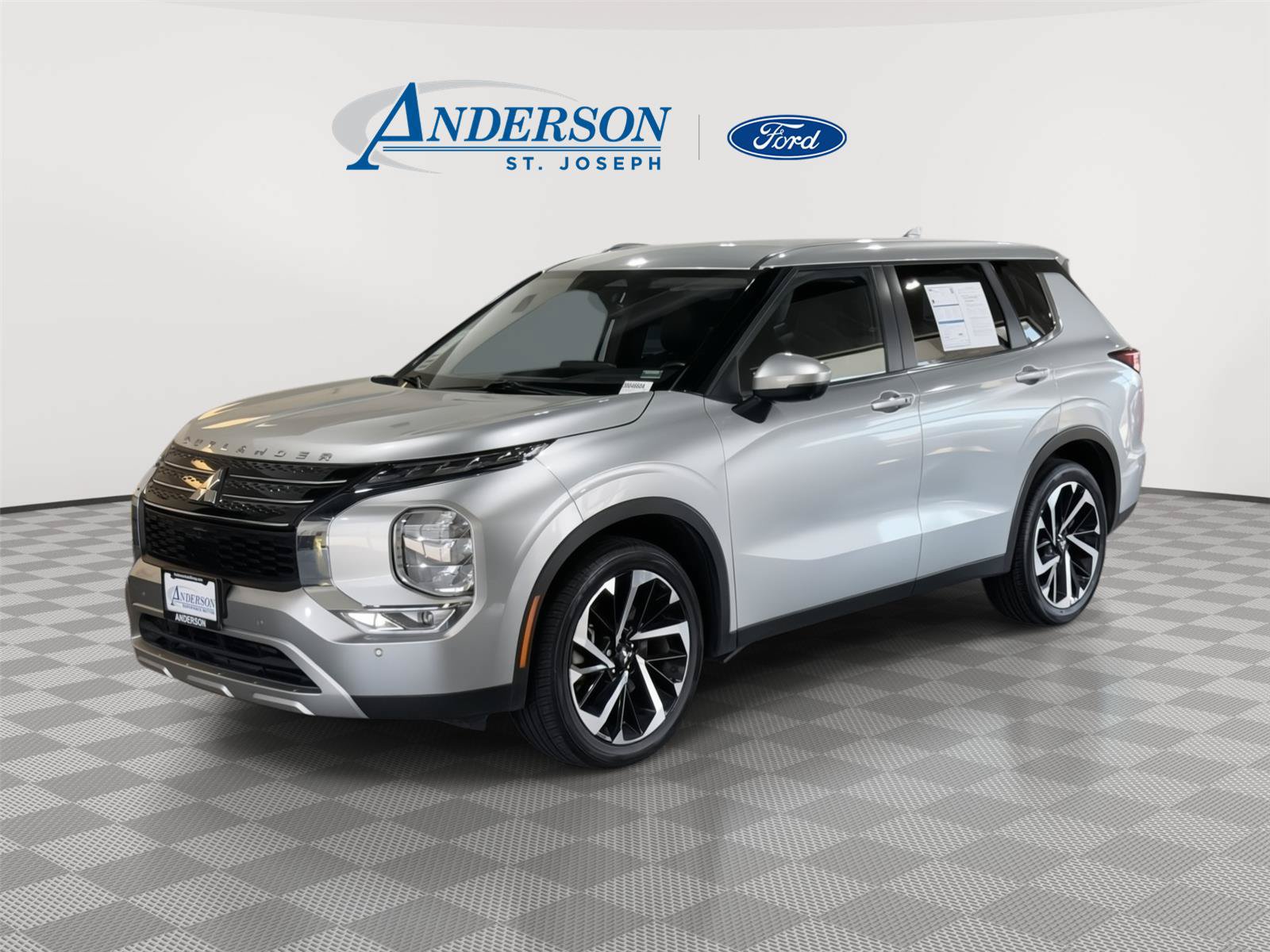 Used 2023 Mitsubishi Outlander SE FWD 360° Tour