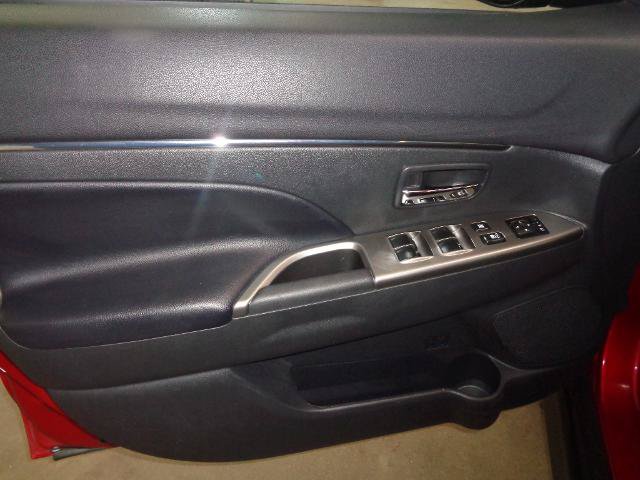Used 2025 Mitsubishi Outlander Sport SE AWD/4WD image 8