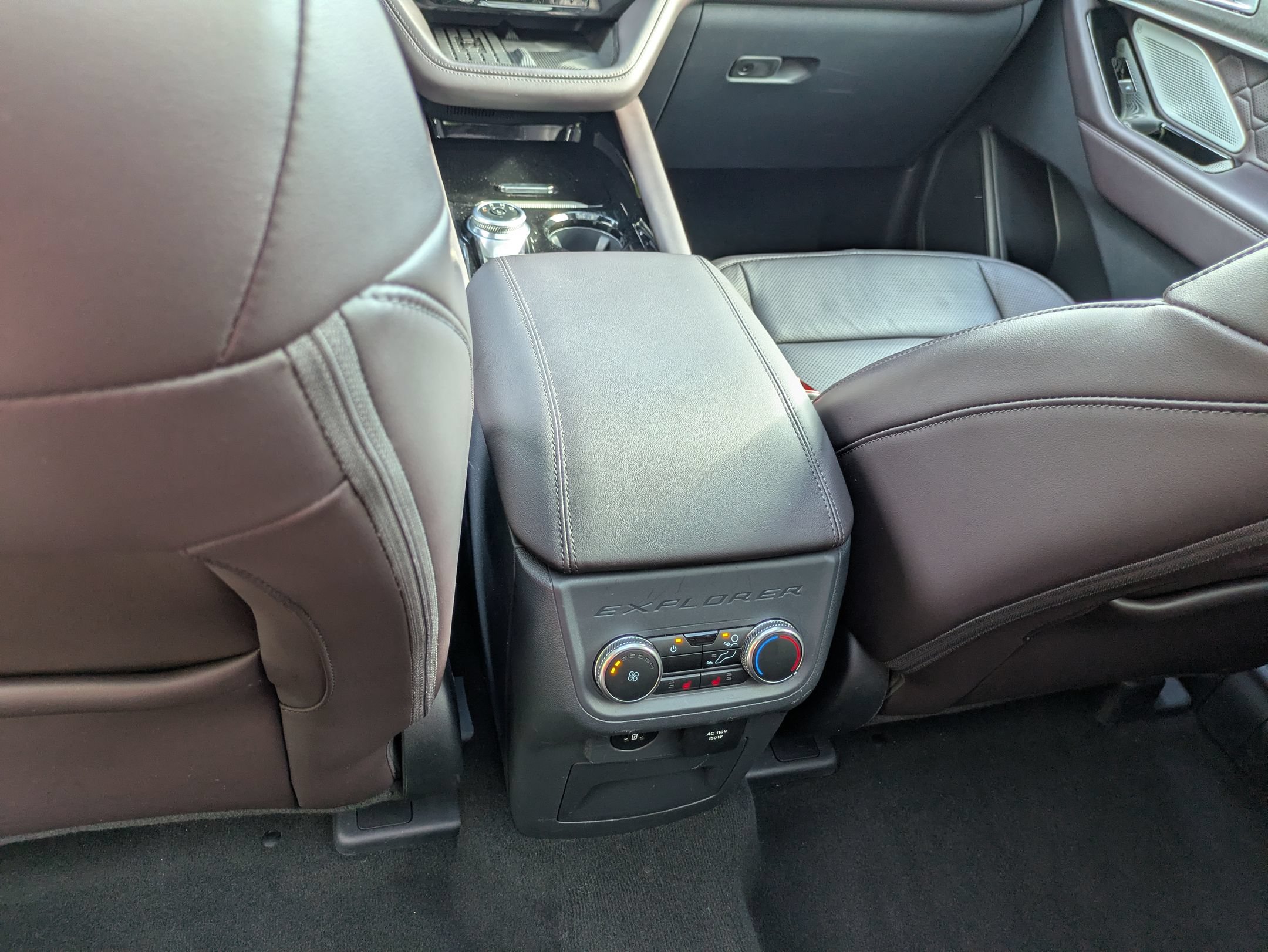 Certified 2025 Ford Explorer Platinum w/ LUX Leather Package AWD/4WD image 31