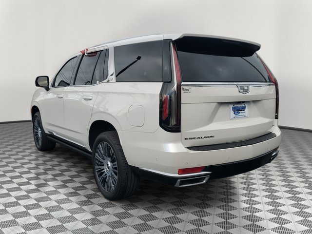 Used 2023 Cadillac Escalade Premium Luxury Platinum image 4