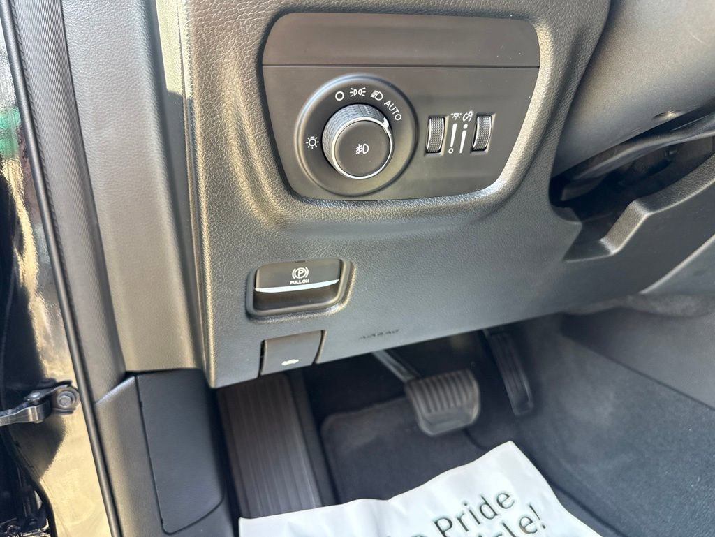 Used 2023 Jeep Grand Cherokee Limited AWD/4WD image 12