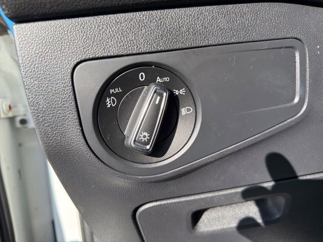 Used 2018 Volkswagen Tiguan SEL Premium image 23