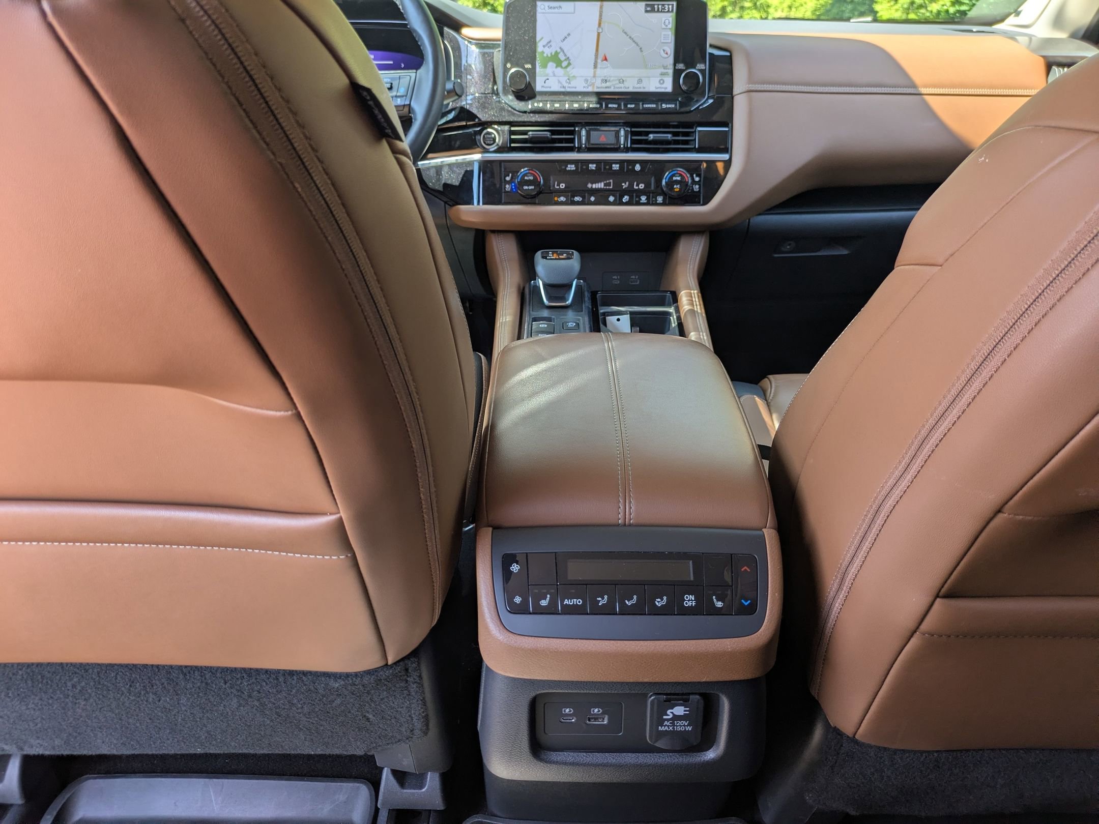 Used 2024 Nissan Pathfinder Platinum w/ Black Appearance Package FWD image 29