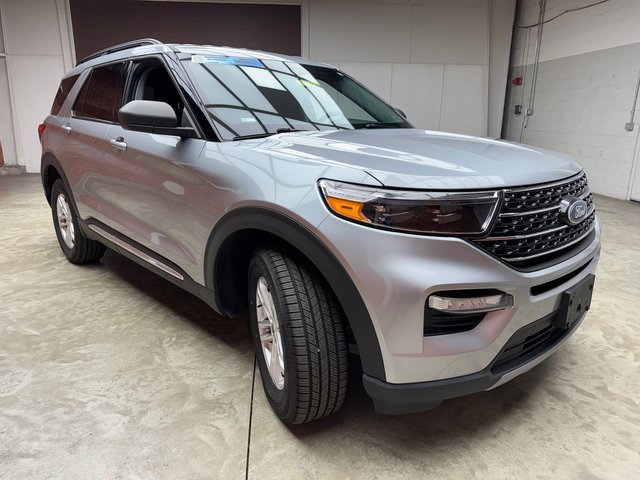 Certified 2023 Ford Explorer XLT w/ Equipment Group 202A image 7