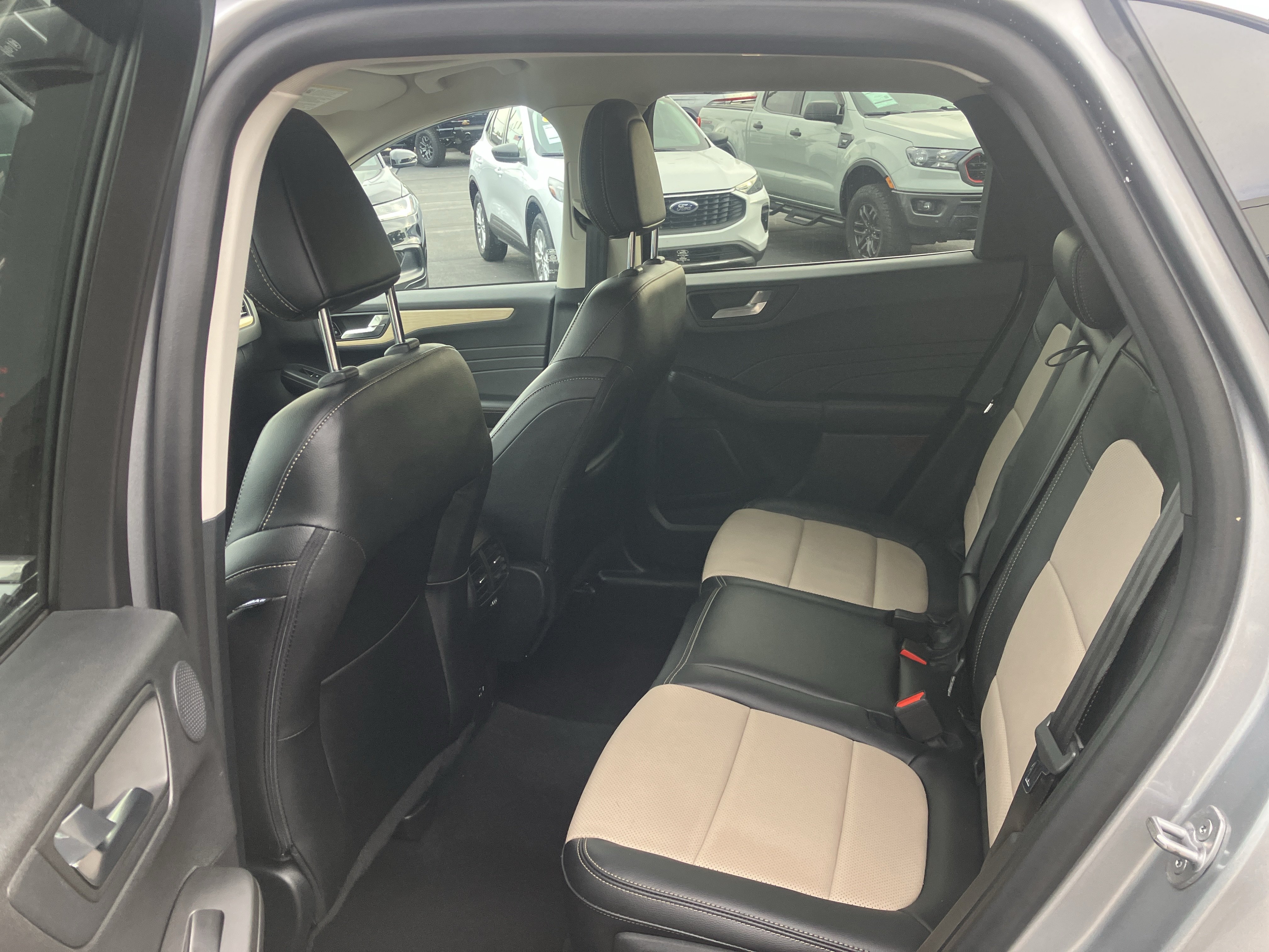Certified 2021 Ford Escape Titanium w/ Titanium Elite Package AWD/4WD image 15
