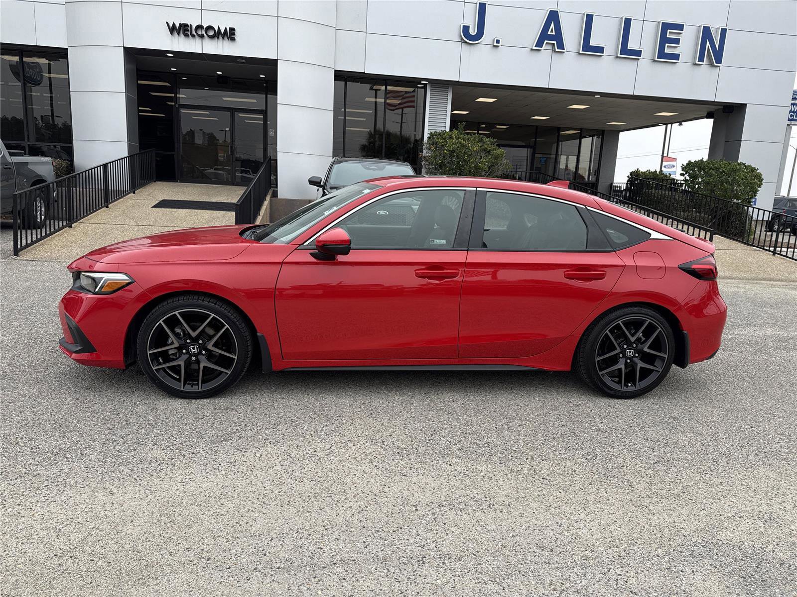 Used 2022 Honda Civic Sport Touring image 2