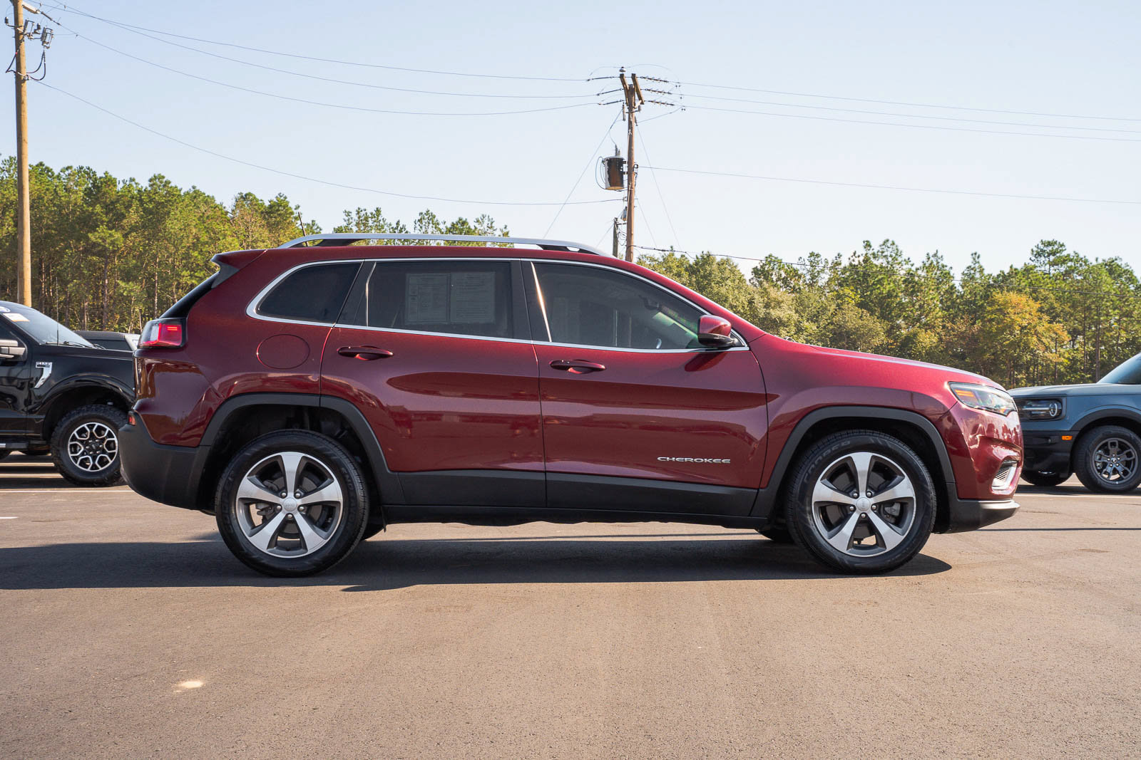 Used 2020 Jeep Cherokee Limited FWD image 9