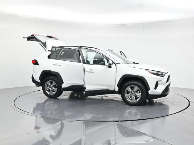 Used 2024 Toyota RAV4 XLE FWD image 52