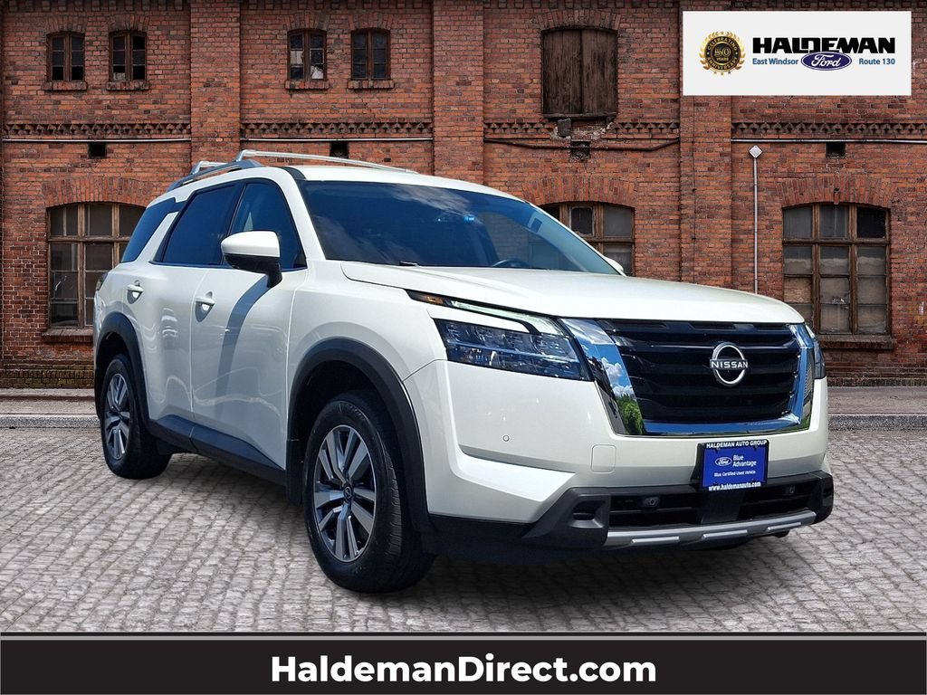 Used 2023 Nissan Pathfinder SL