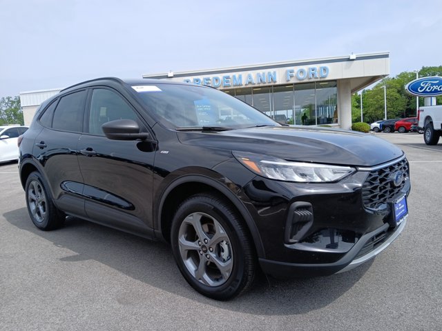 Certified 2026 Ford Escape ST-Line AWD/4WD image 2
